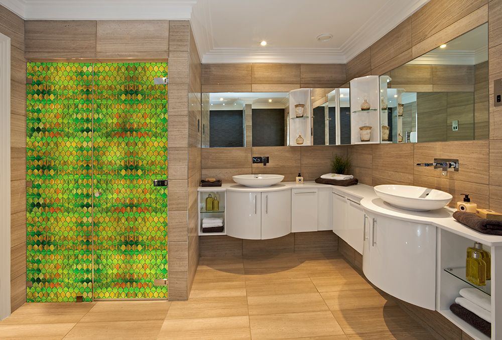 SXRR-9021-O Emerald Stained Glass - Opalescent